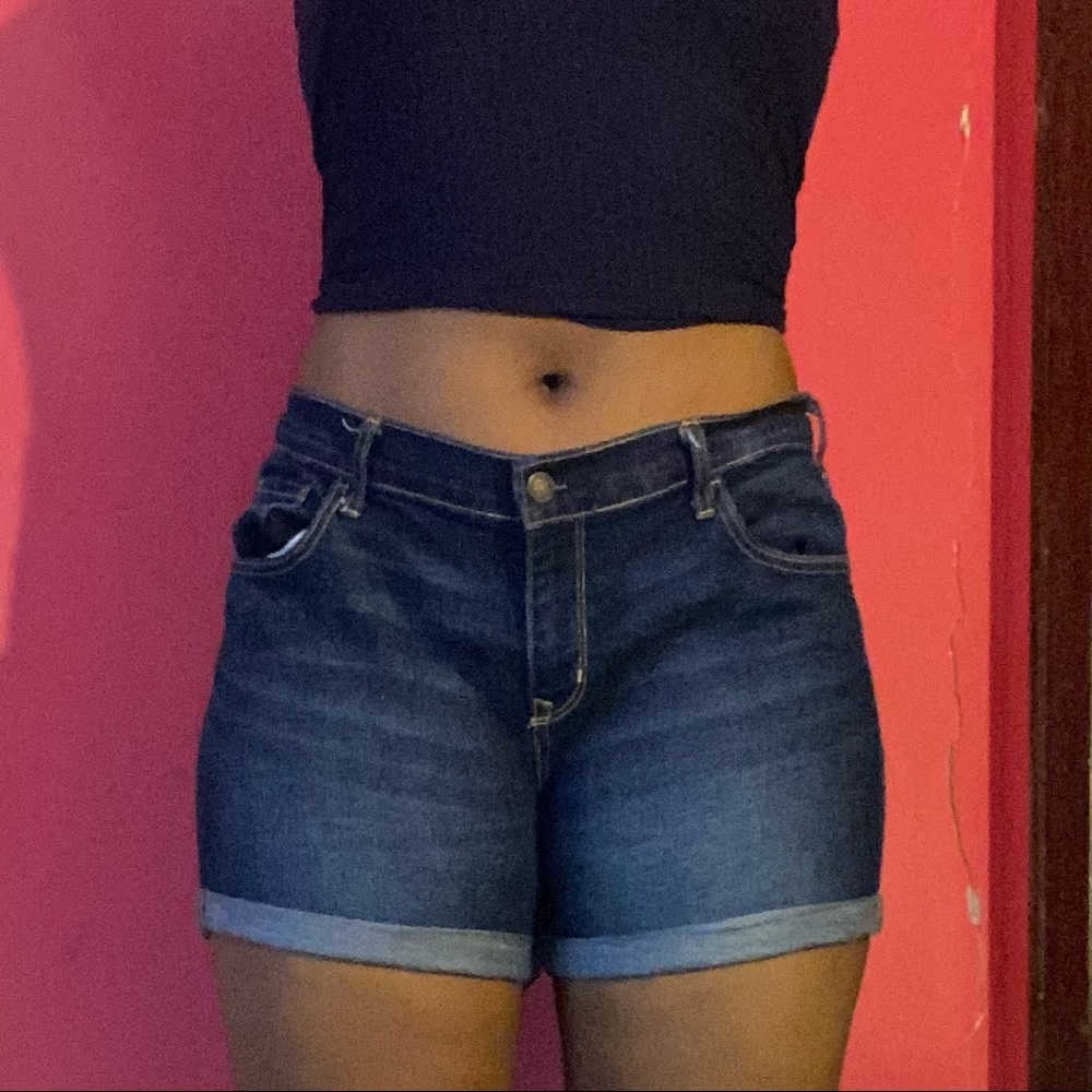Essential Medium Wash Denim Shorts 🤠